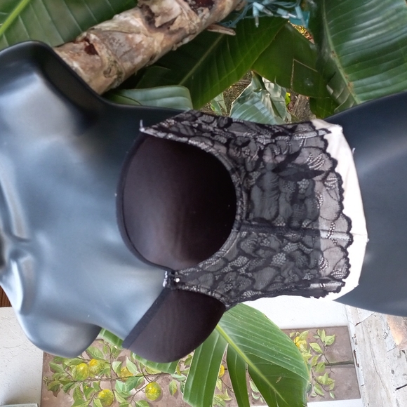 Le mystere bustier. 32c - Picture 1 of 4